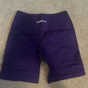 Brand-Aurola. Brand new. Never worn.